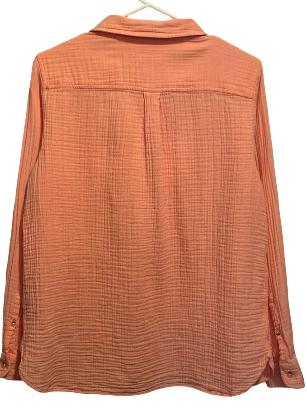 L.L.Bean Women's Cloud Gauze Shirt, EUC Long-Sleeve Button-Up in Dark Salmon - Picture 6 of 8